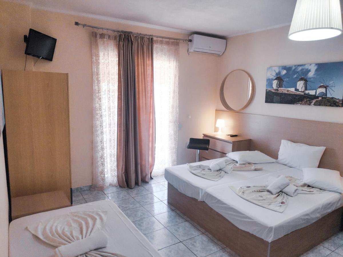 Jimmy'S Rooms Nea Potidea Esterno foto